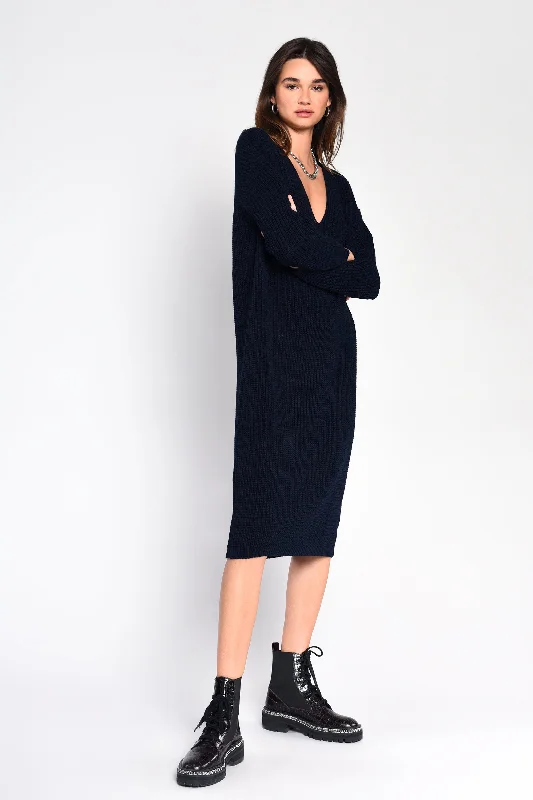 Glamorous Black Ribbed V-Neck Long Sleeve Midi Jumper Dress