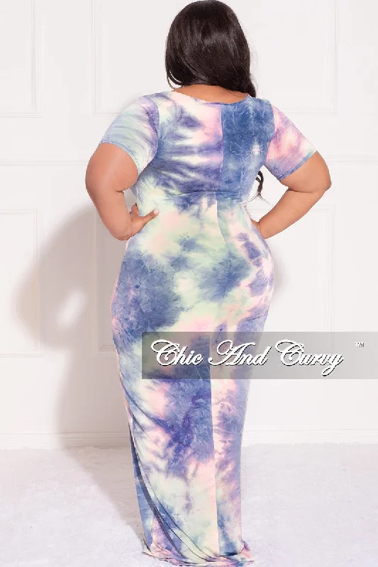 Final Sale Plus Size Short Sleeve Deep Scoop Neck Maxi Dress in Rainbow Cloud Print